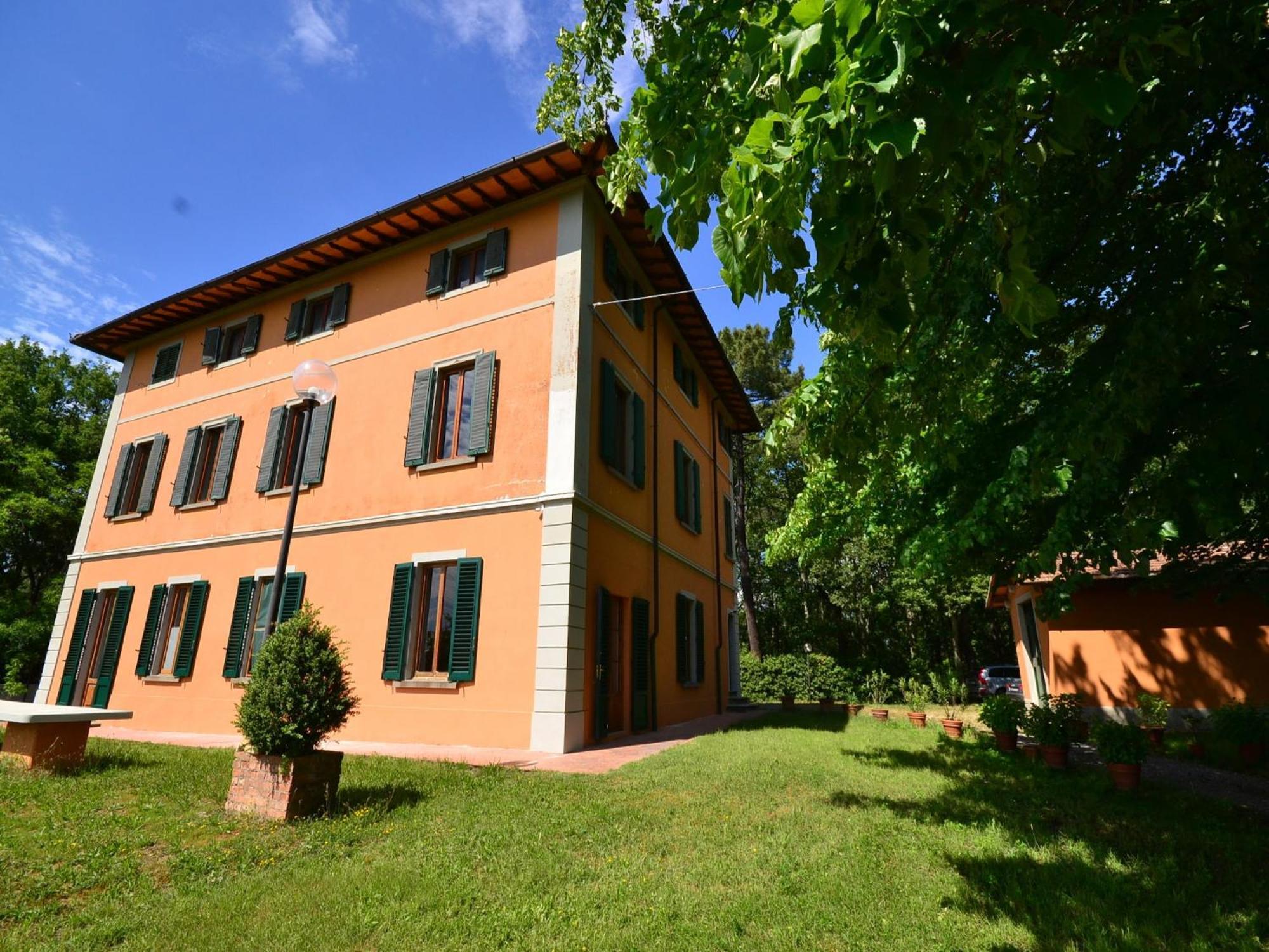 Lovely Holiday Home In Montefiridolfi With Hill View Экстерьер фото